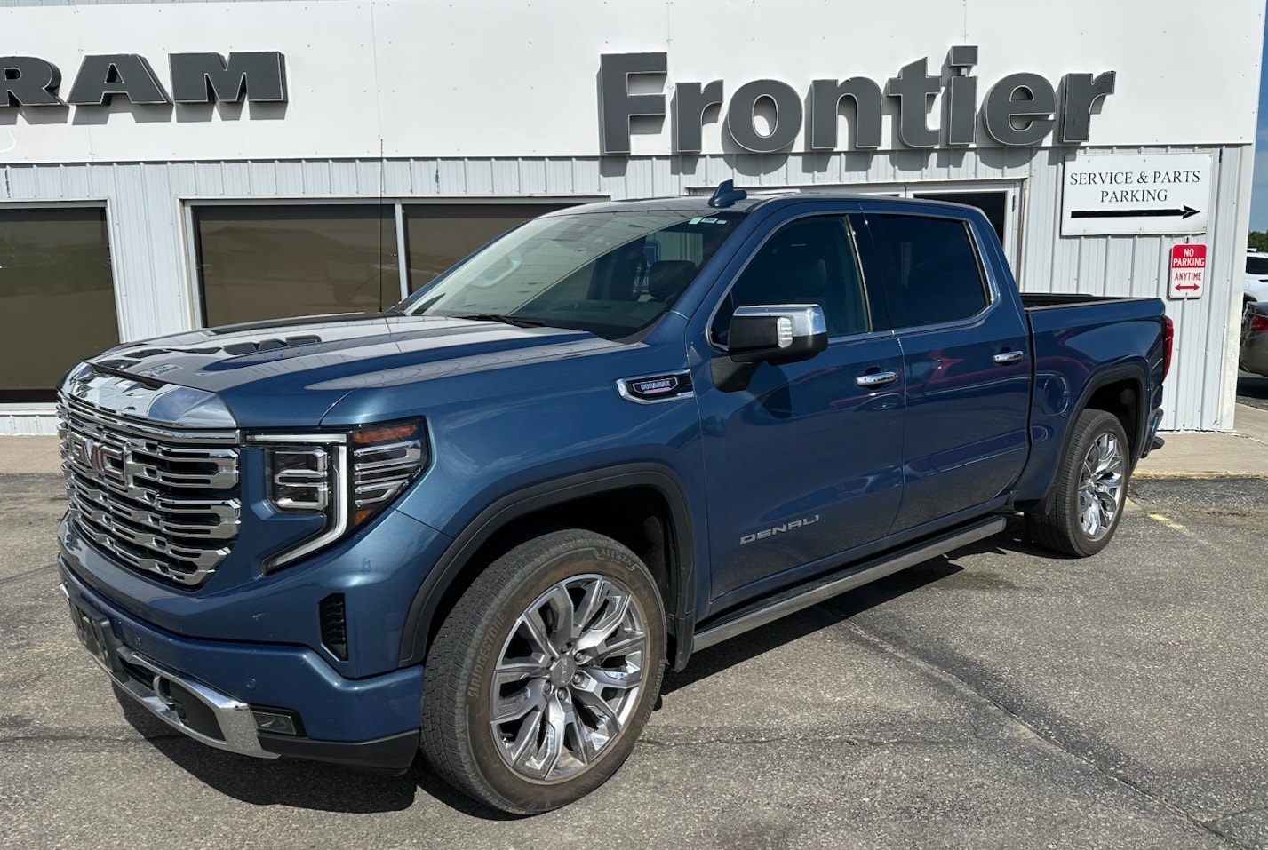 2025 GMC Sierra 4WD Crew Cab Short Box Denali's photo