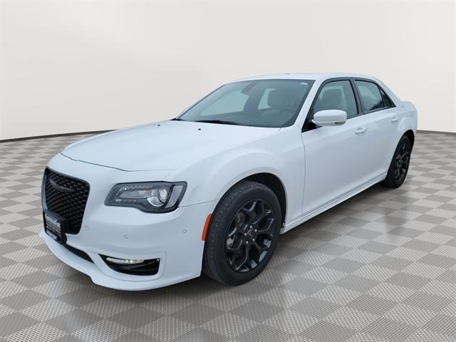 2022 Chrysler 300 Touring L