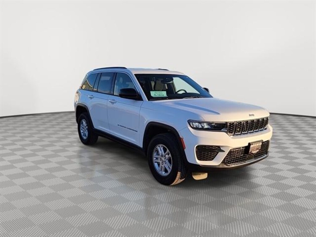 Used 2024 Jeep Grand Cherokee Laredo SUV