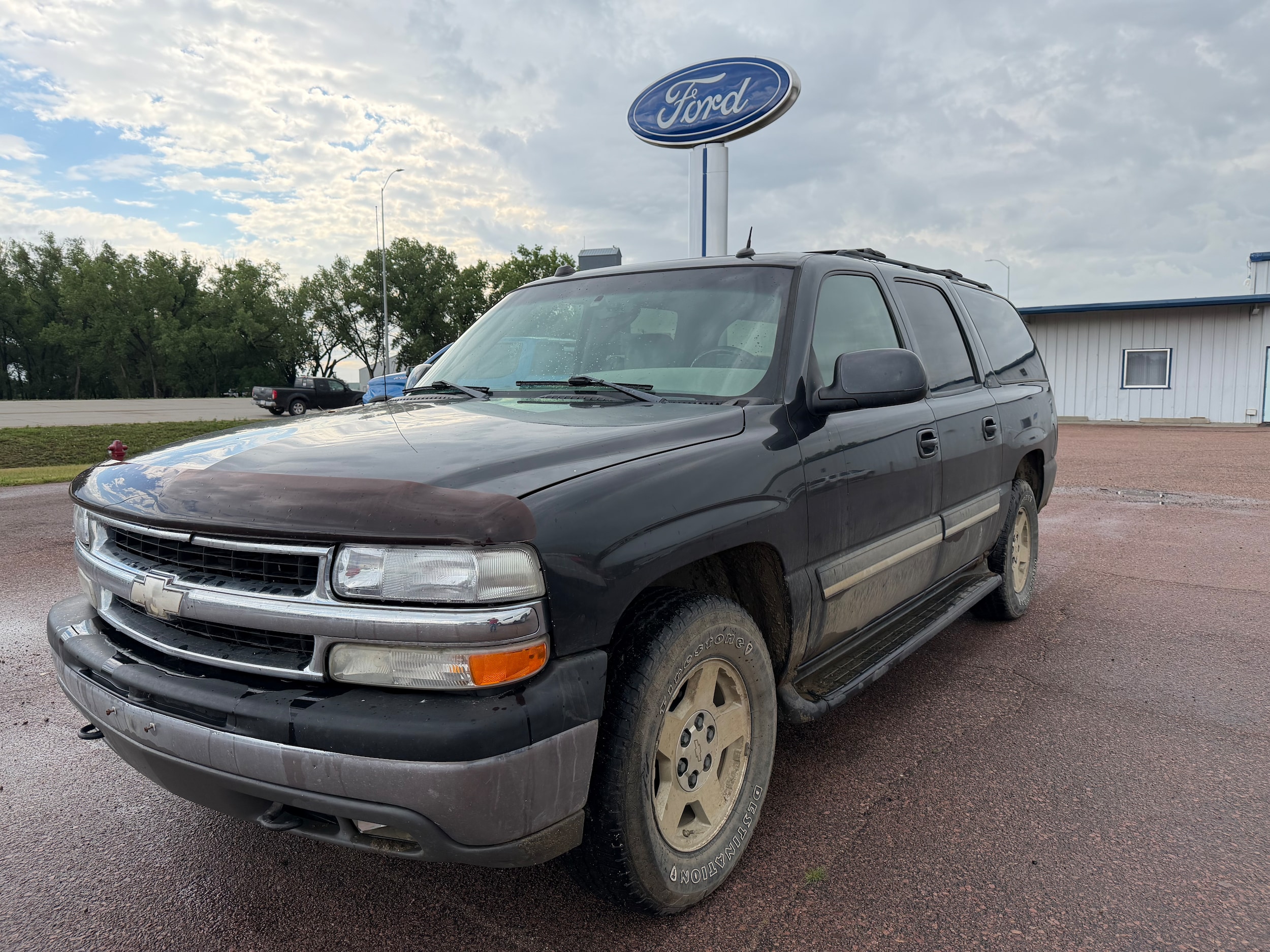 2005 Chevrolet Suburban 4WD 1500 Series LS's photo