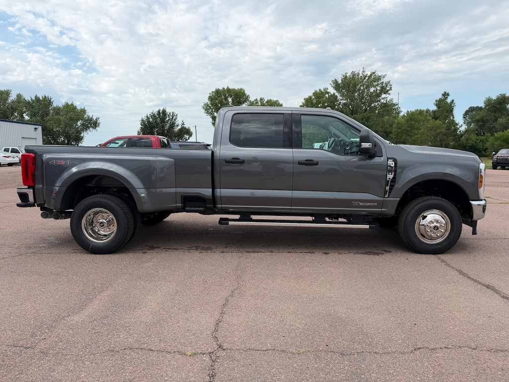 New 2026 Ford F-350 Truck Crew Cab