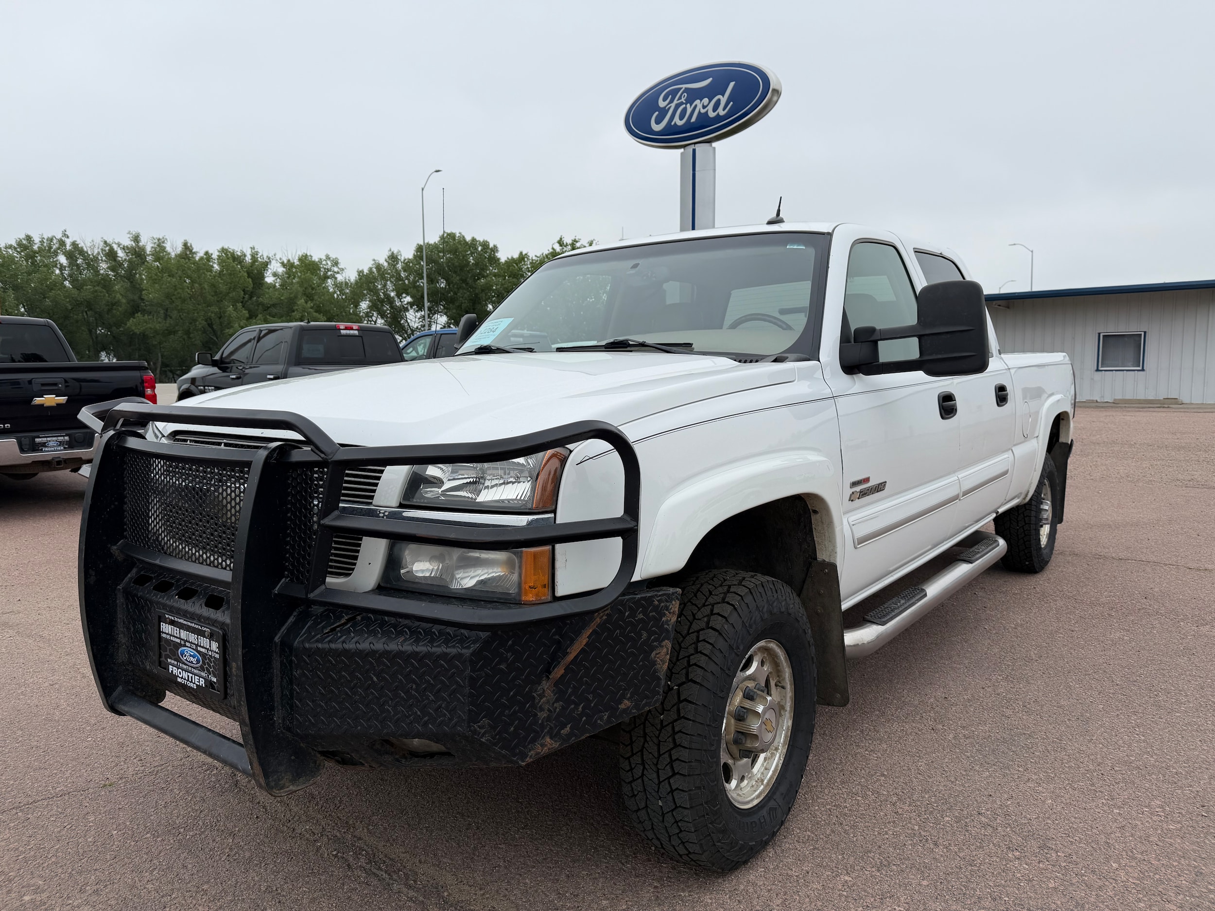 Used 2004 Chevrolet Silverado 2500HD LT with VIN 1GCHK23224F193146 for sale in Winner, SD