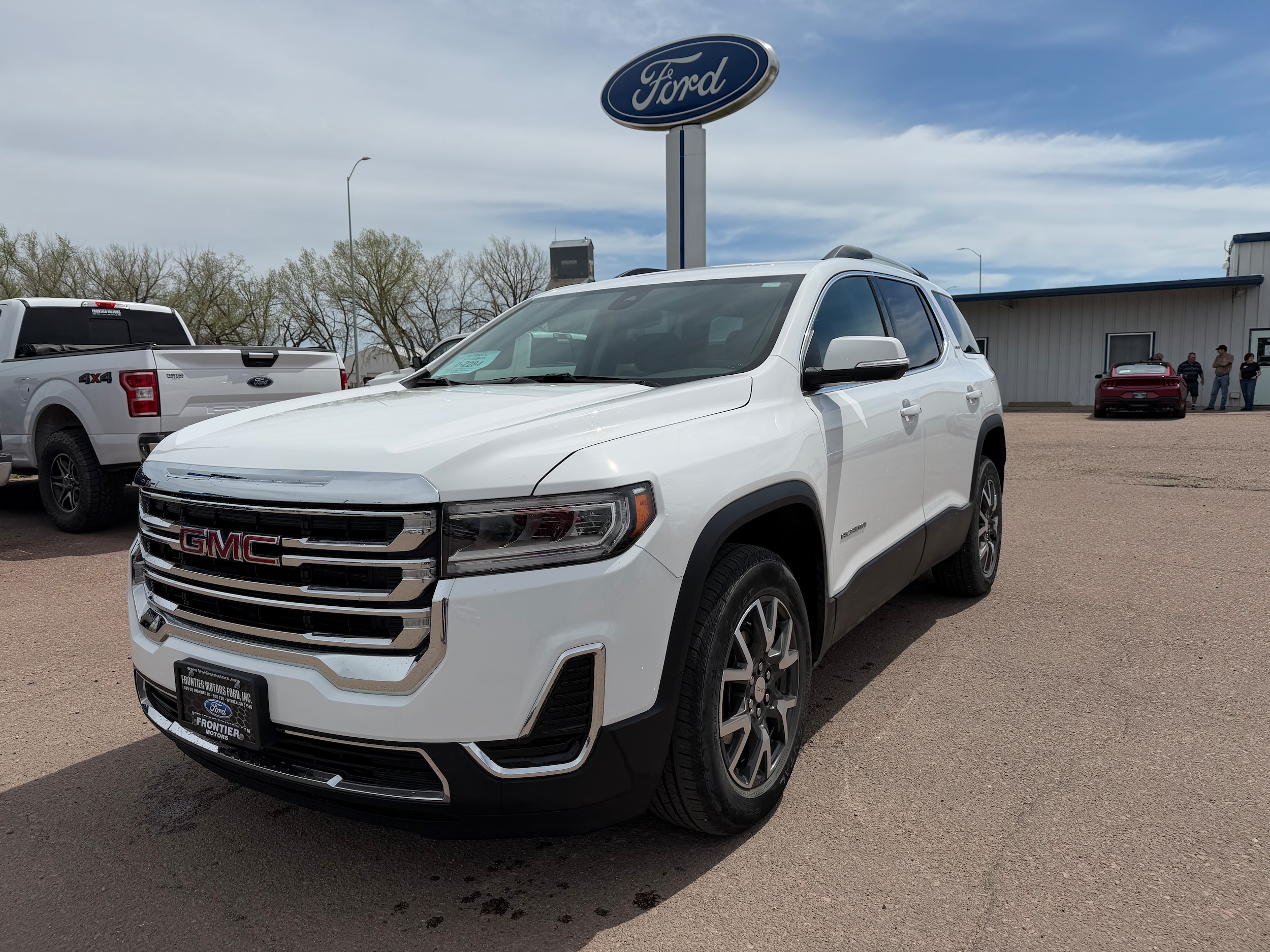 2023 GMC Acadia SLE AWD's photo