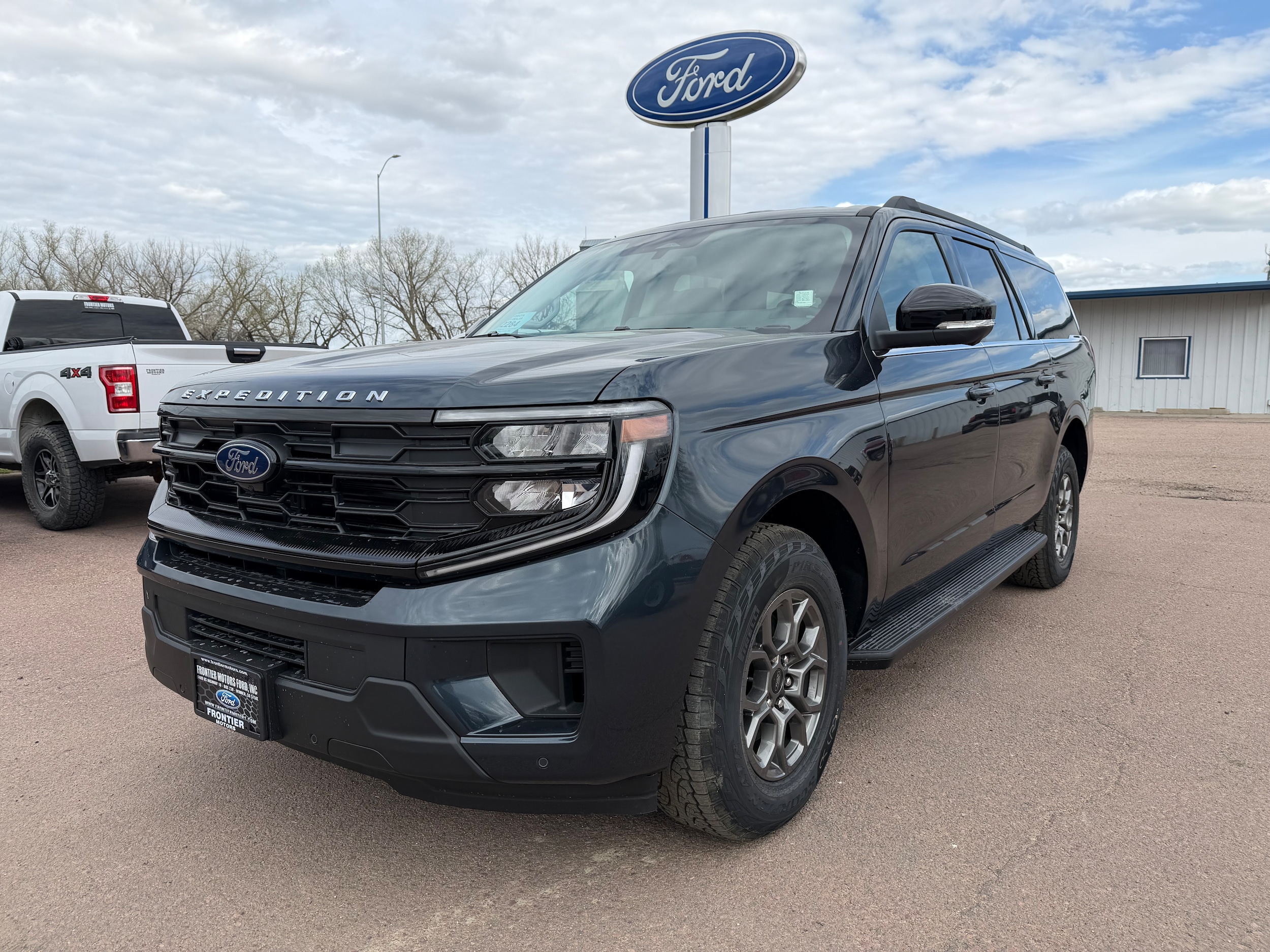 2026 Ford Expedition Active MAX 4x4's photo