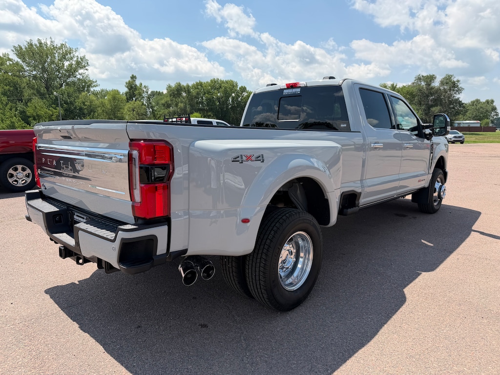 New 2026 Ford F-350 Hi-Output DRW Platinum Long Box Truck Crew Cab