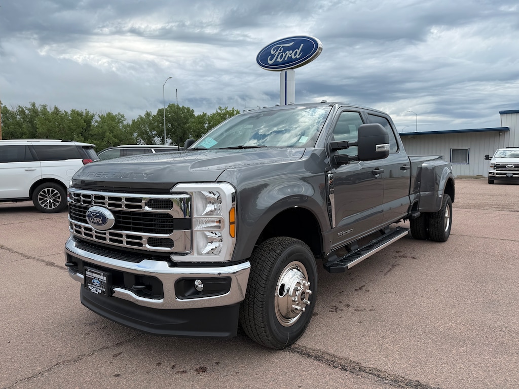 New 2026 Ford F-350 Truck Crew Cab
