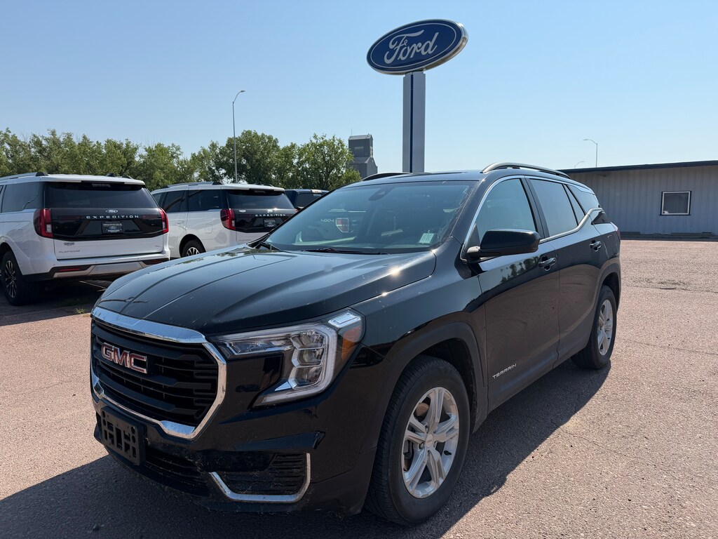 Used 2024 GMC Terrain SLE SUV