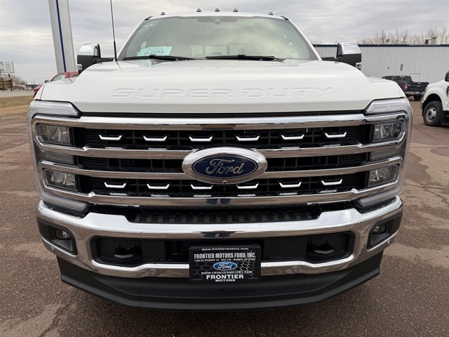 2026 Ford F-350 Super Duty Lariat - Photo 2