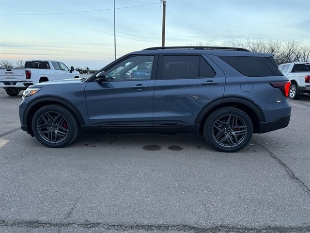 2026 Ford Explorer ST - Photo 8