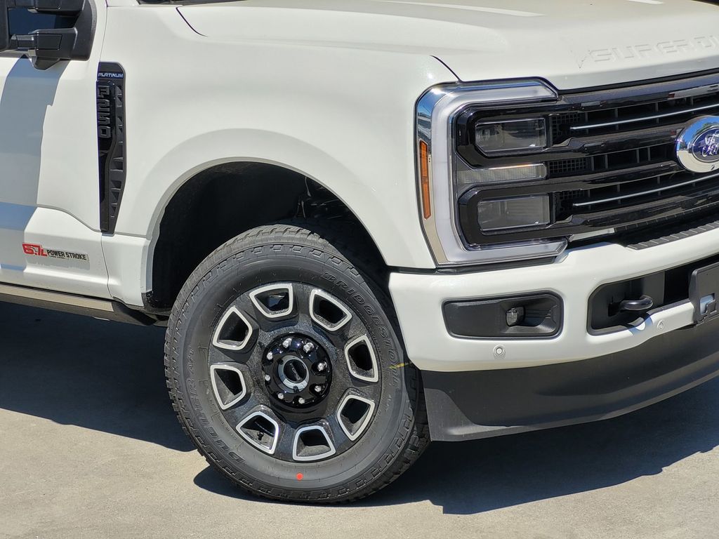 2025 Ford F-250 Platinum photo 3