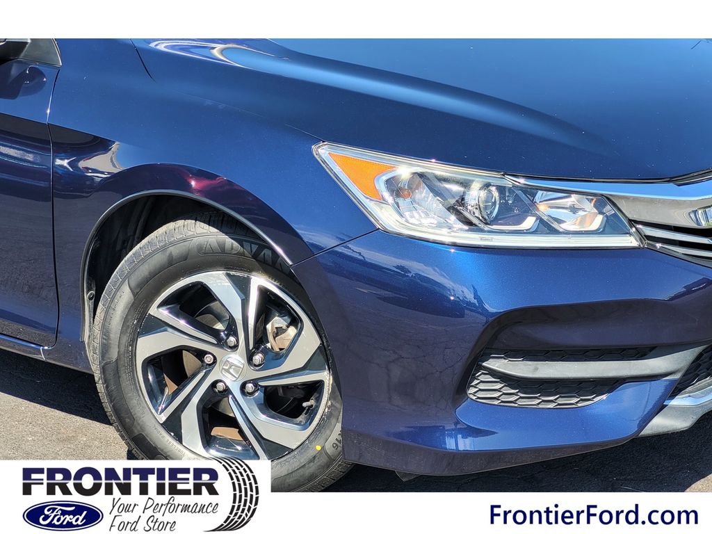 2016 Honda Accord LX photo 4