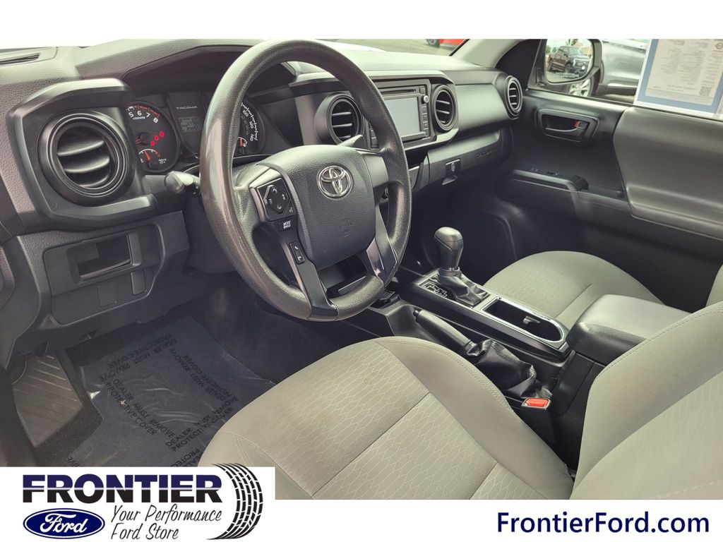 2016 Toyota Tacoma SR photo 6