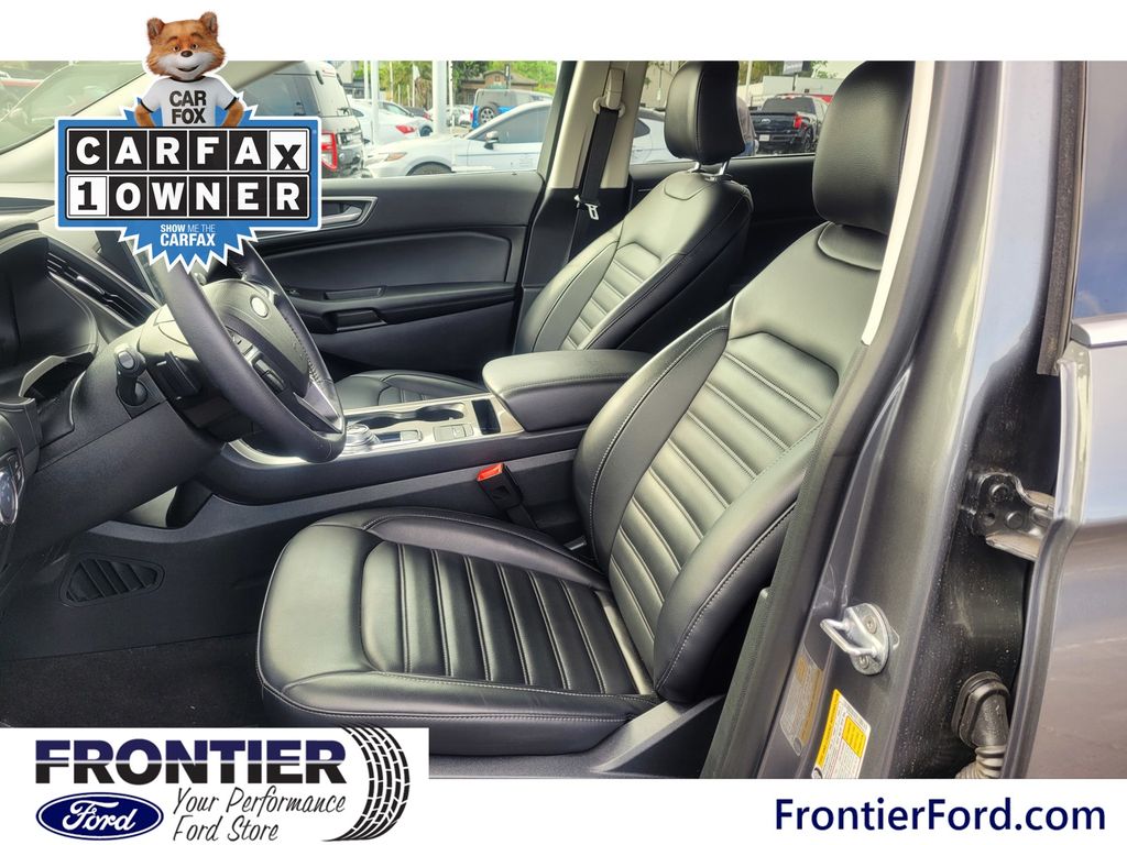 2024 Ford Edge SEL photo 3