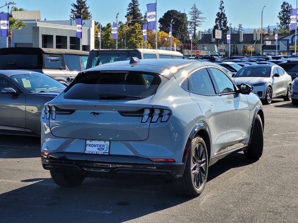 2025 Ford Mustang Mach-E Premium photo 4