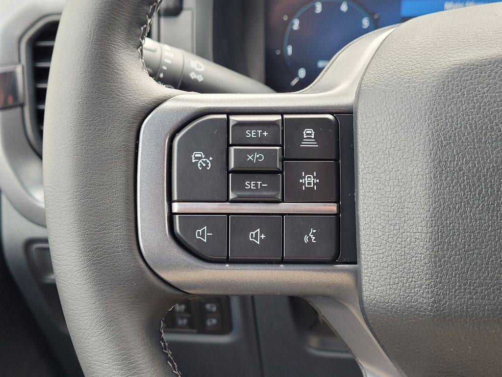 2025 Ford F-150 XLT - Photo 16