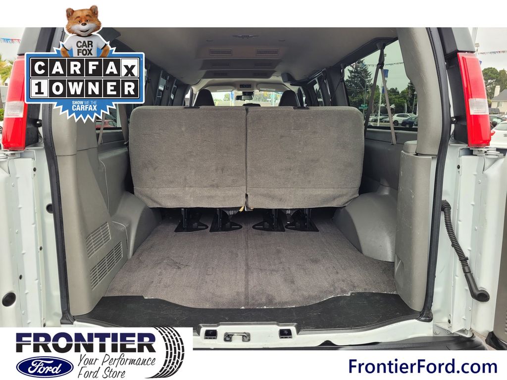 2024 Chevrolet Express Passenger LT - Photo 28