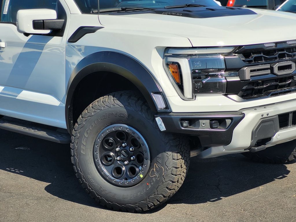 2025 Ford F-150 Raptor photo 3