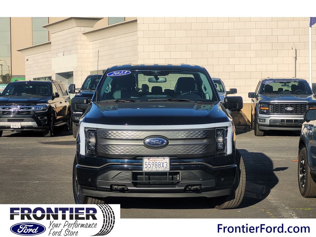 2023 Ford F-150 Lightning photo 2