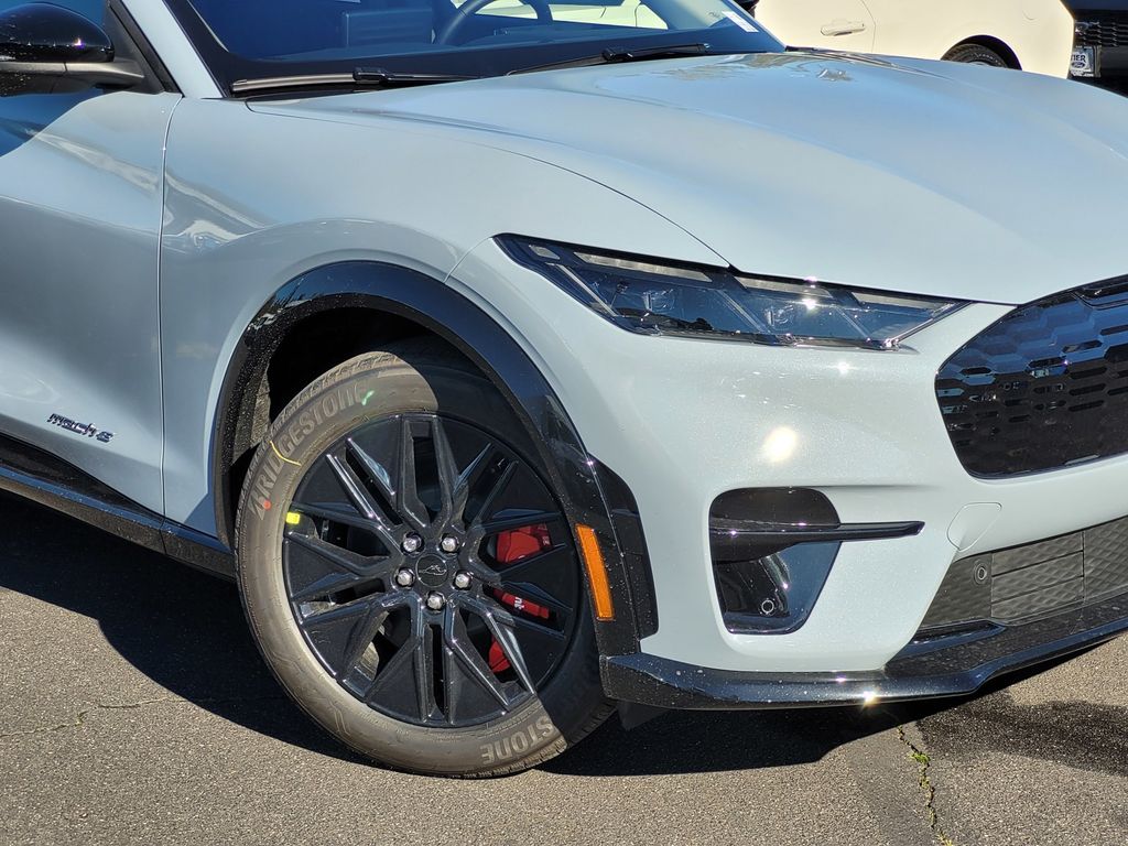 2025 Ford Mustang Mach-E Premium photo 3