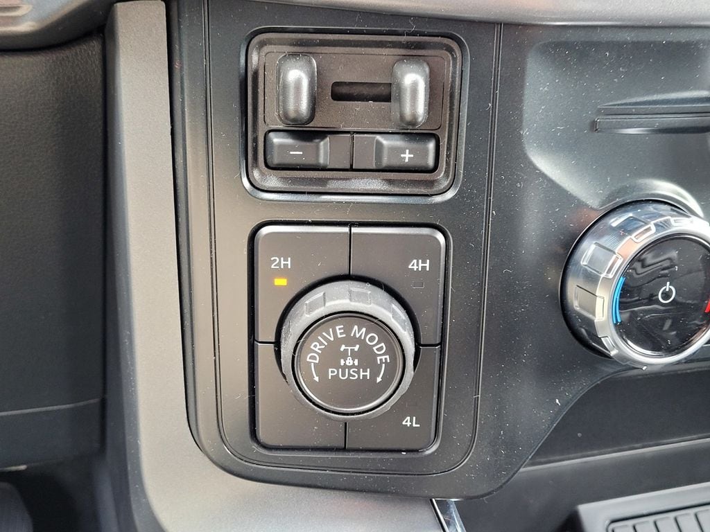 2025 Ford F-150 XLT - Photo 23