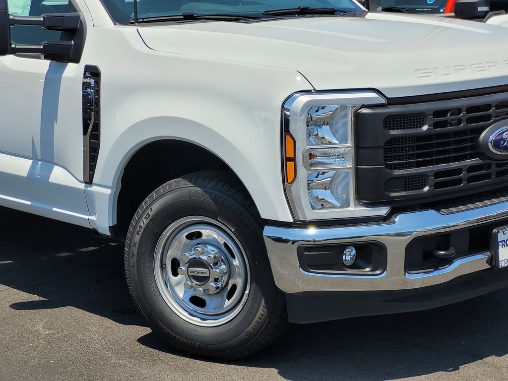 2025 Ford F-250 XL photo 3