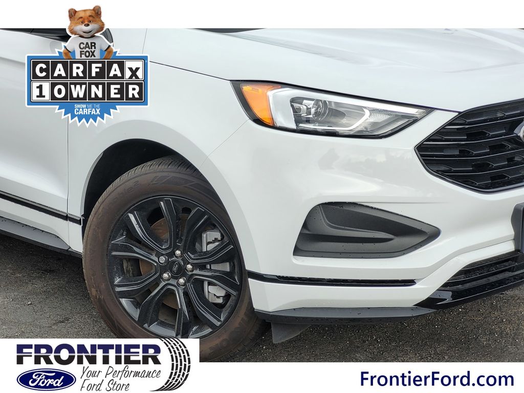 2024 Ford Edge SE photo 2
