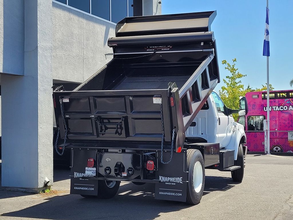 2025 Ford F-650 SuperCab photo 3