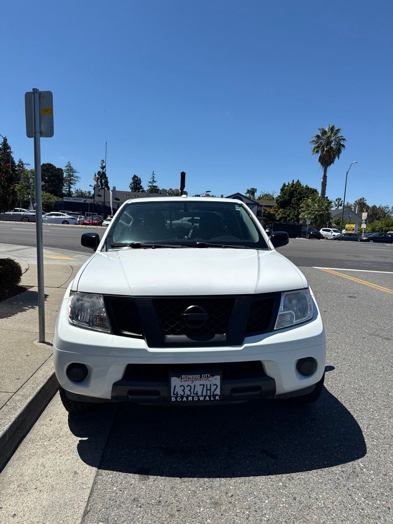2017 Nissan Frontier SV V6 RWD photo