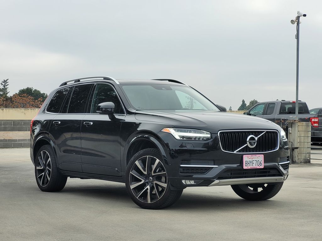 2019 Volvo XC90 Momentum
