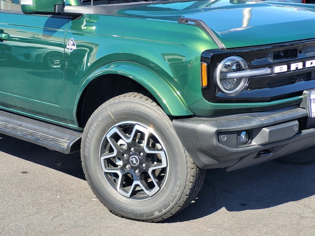 New 2025 Ford Bronco Outer Banks SUV