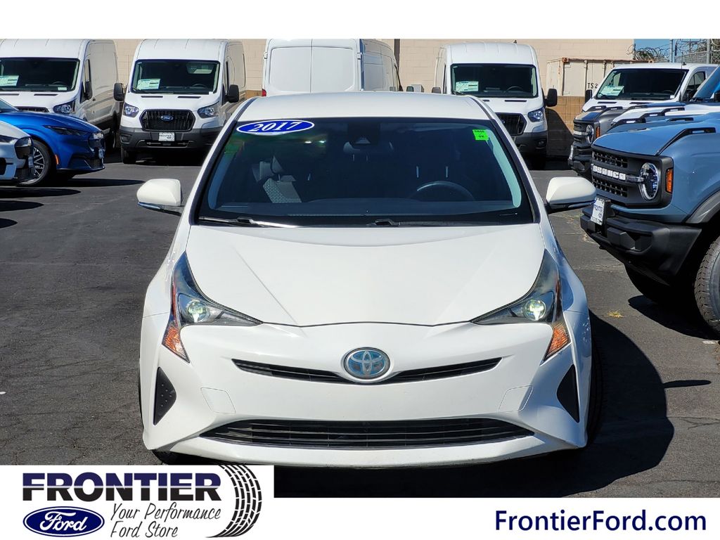 2017 Toyota Prius One Two photo 3