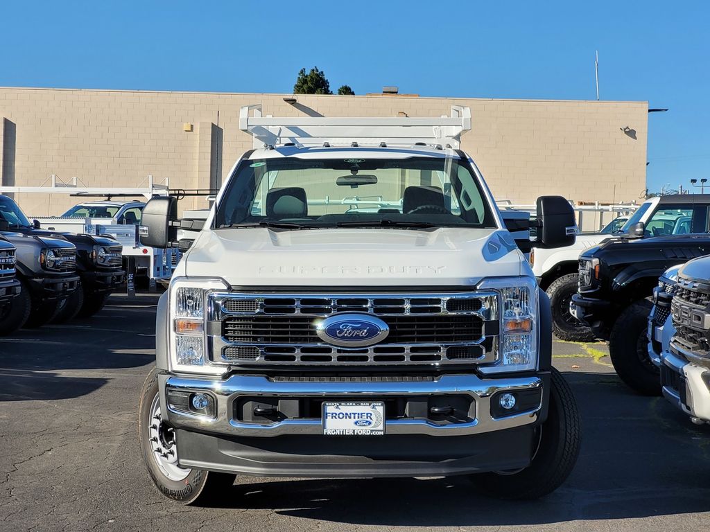 2024 Ford F-550 photo 2