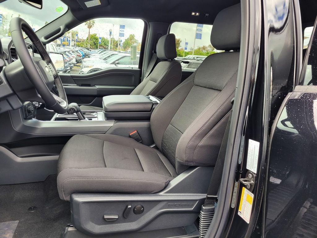 2025 Ford F-150 XLT - Photo 10