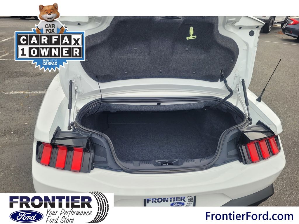 2024 Ford Mustang photo 6