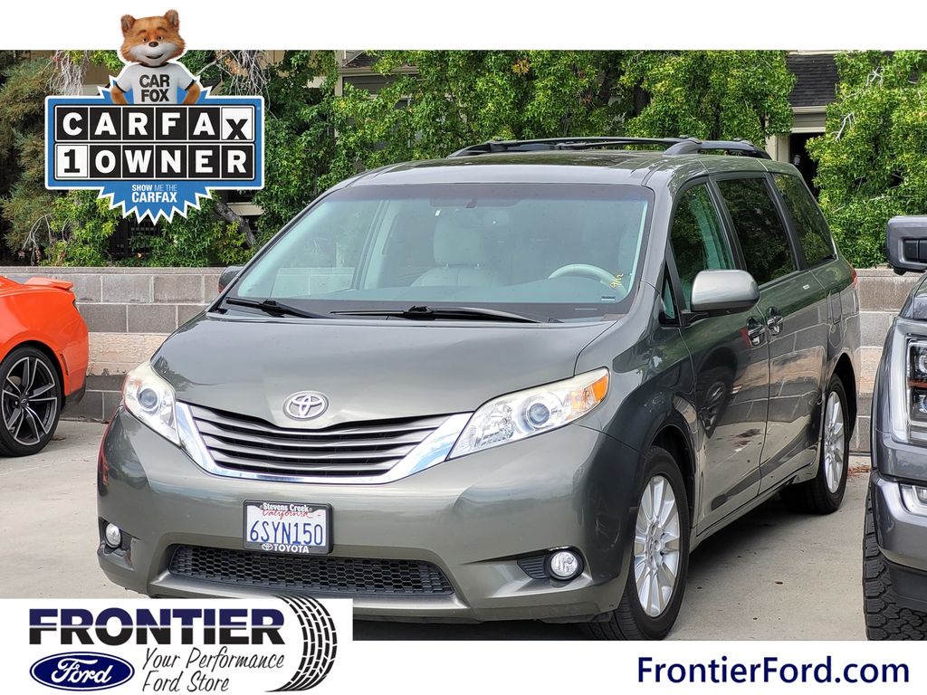 2012 Toyota Sienna XLE photo 4