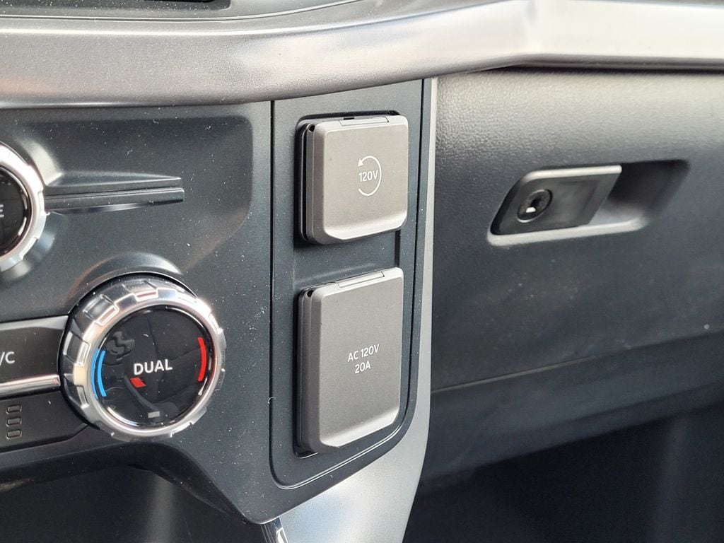 2025 Ford F-150 XLT - Photo 22