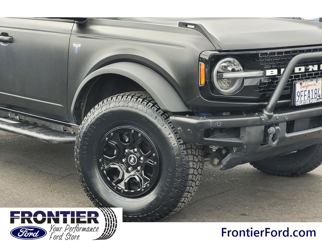 2021 Ford Bronco First Edition photo 2