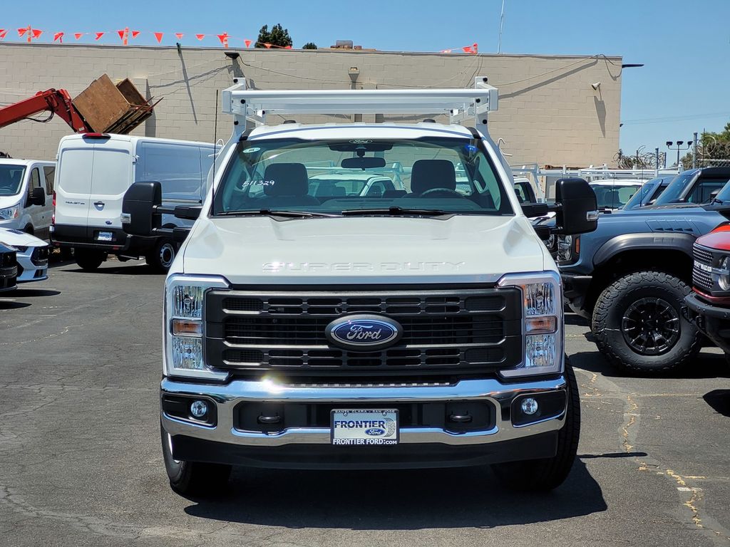 2025 Ford F-250 XL photo 2