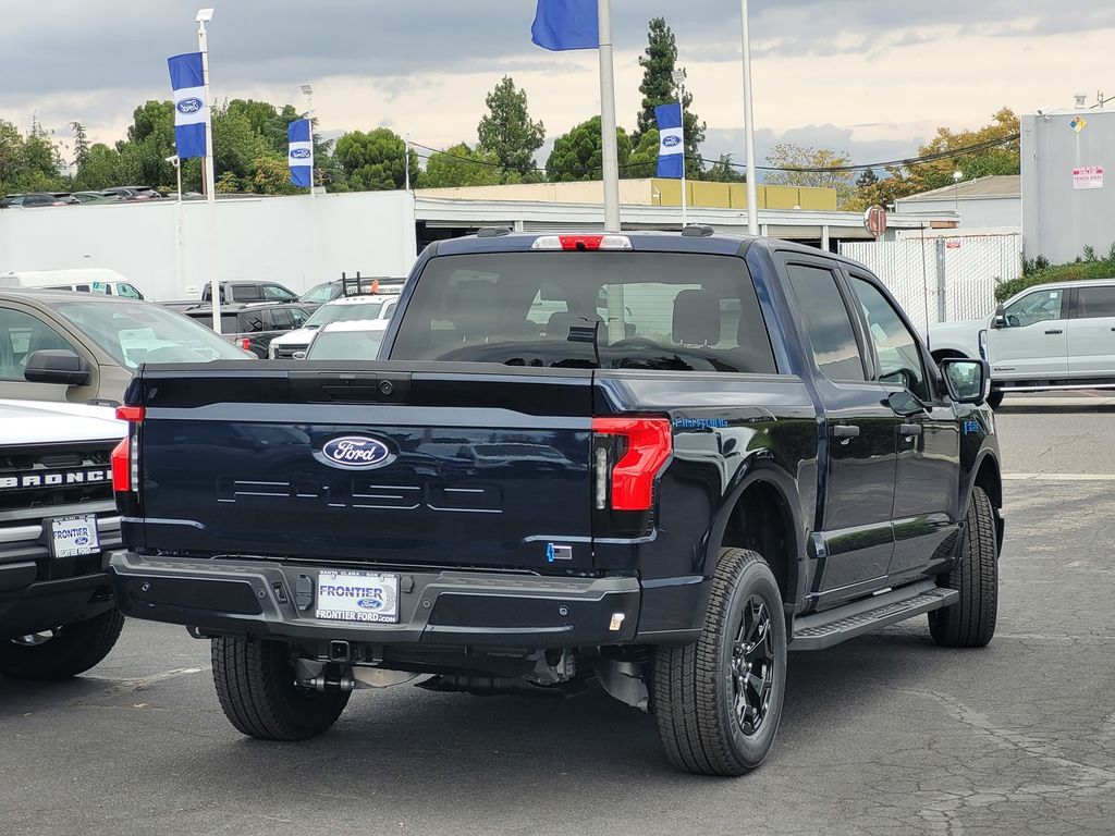 2025 Ford F-150 Lightning XLT photo 3