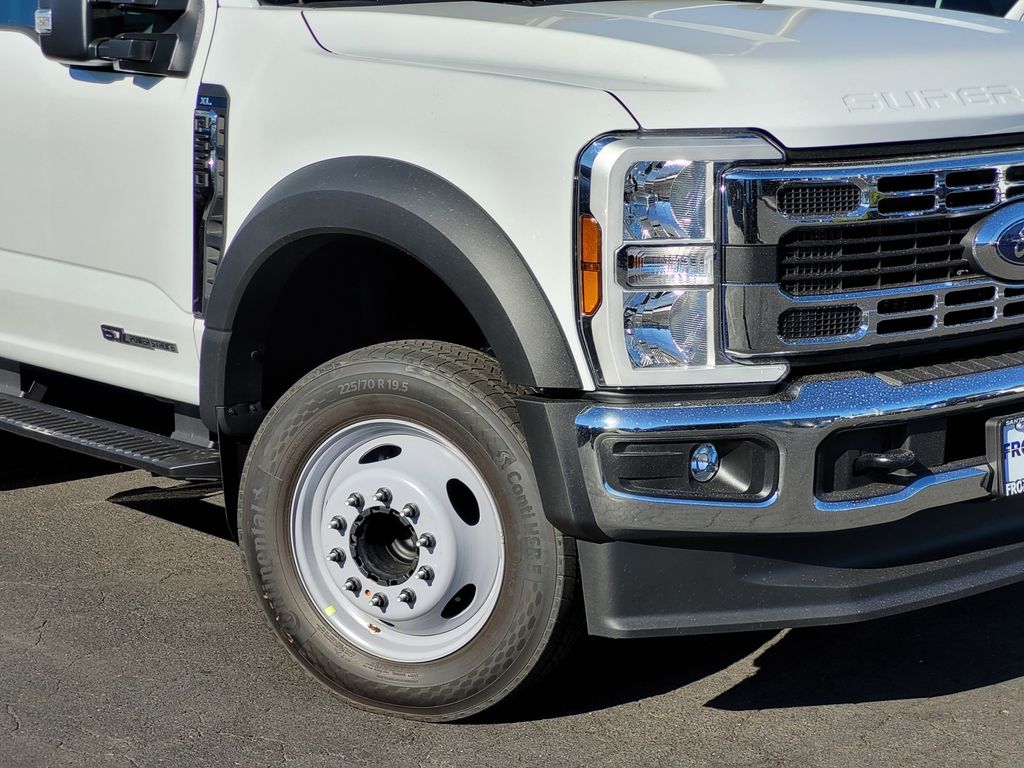 2024 Ford F-550 photo 3