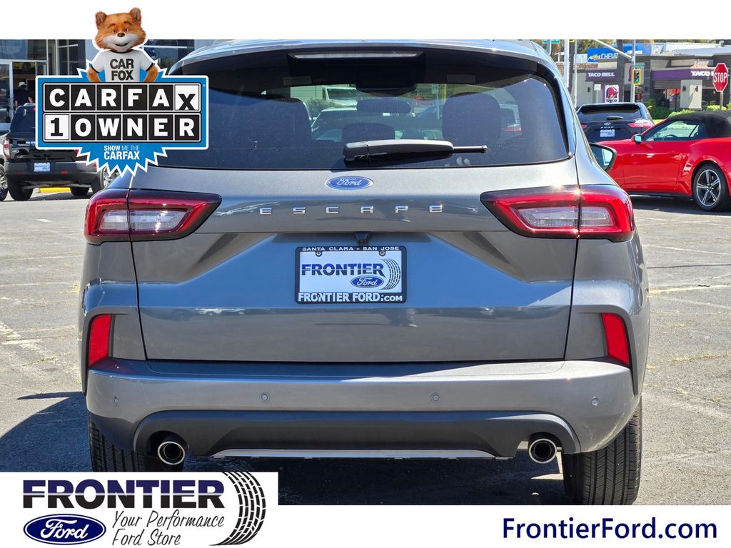 2024 Ford Escape ST-Line photo 5