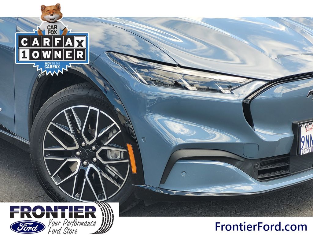 2024 Ford Mustang Mach-E Premium photo 5
