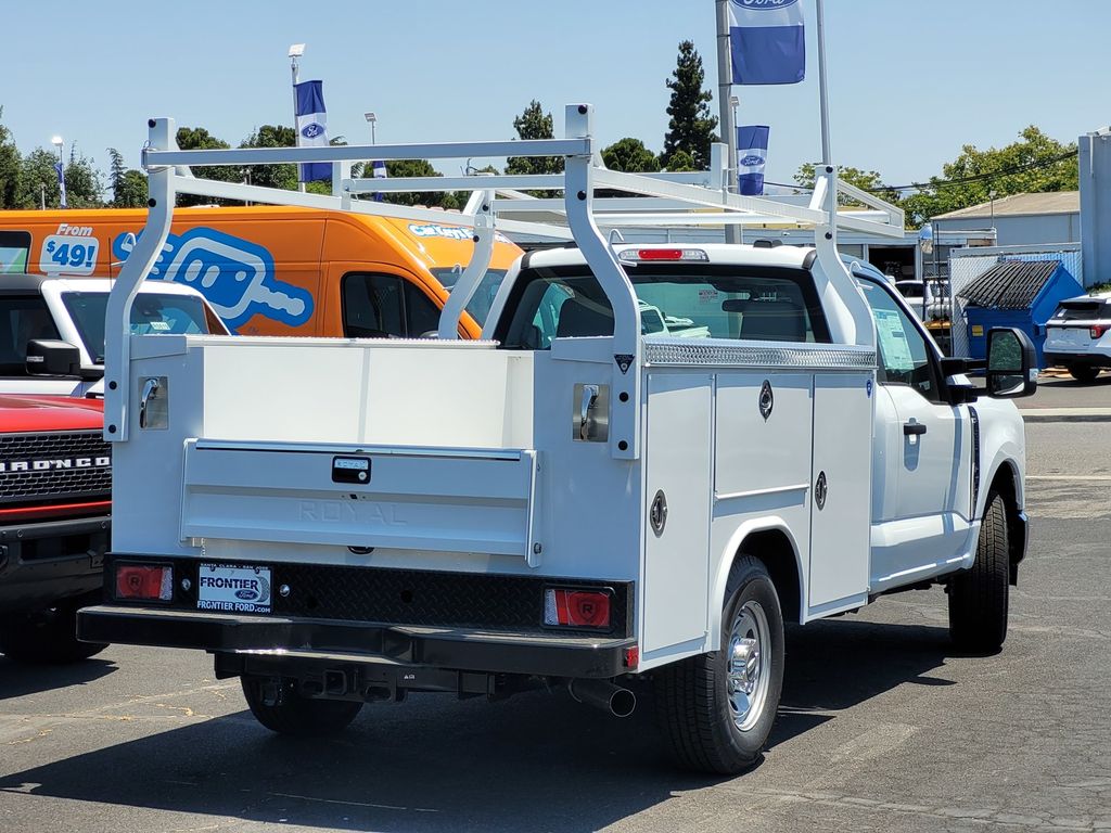 2025 Ford F-250 XL photo 4