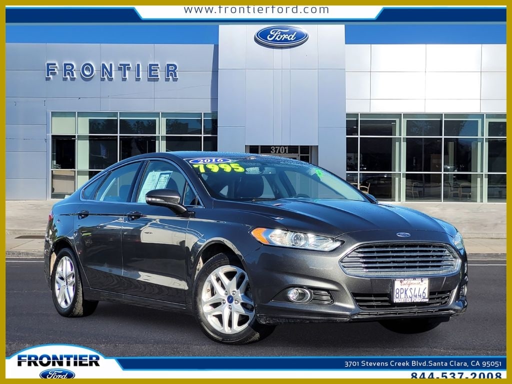 2016 Ford Fusion SE's photo