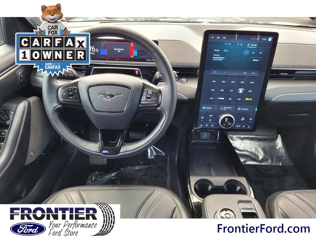 2024 Ford Mustang Mach-E Premium photo 3