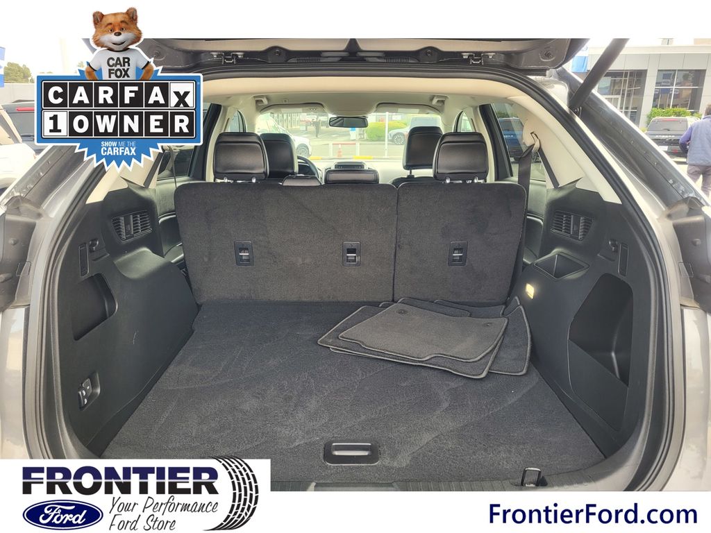2024 Ford Edge SEL photo 6