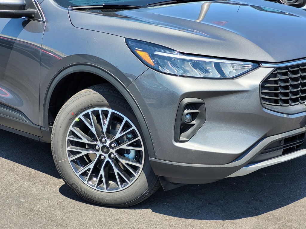 2025 Ford Escape Plug-In Hybrid photo 2