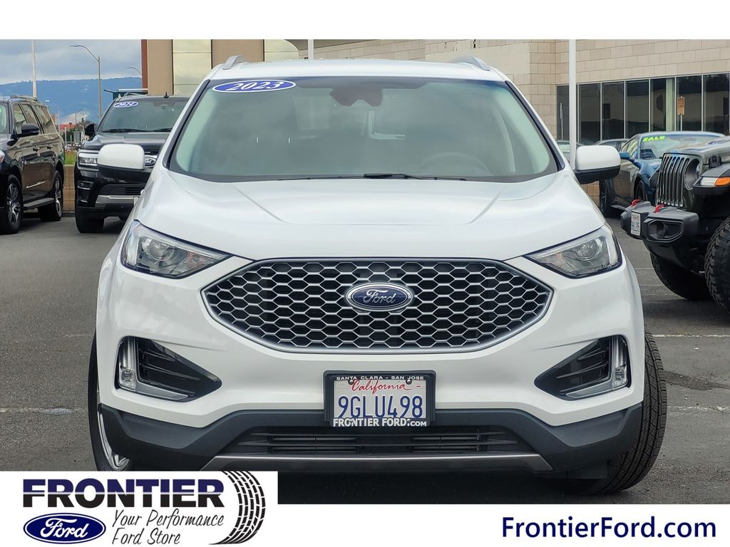 2023 Ford Edge photo 2