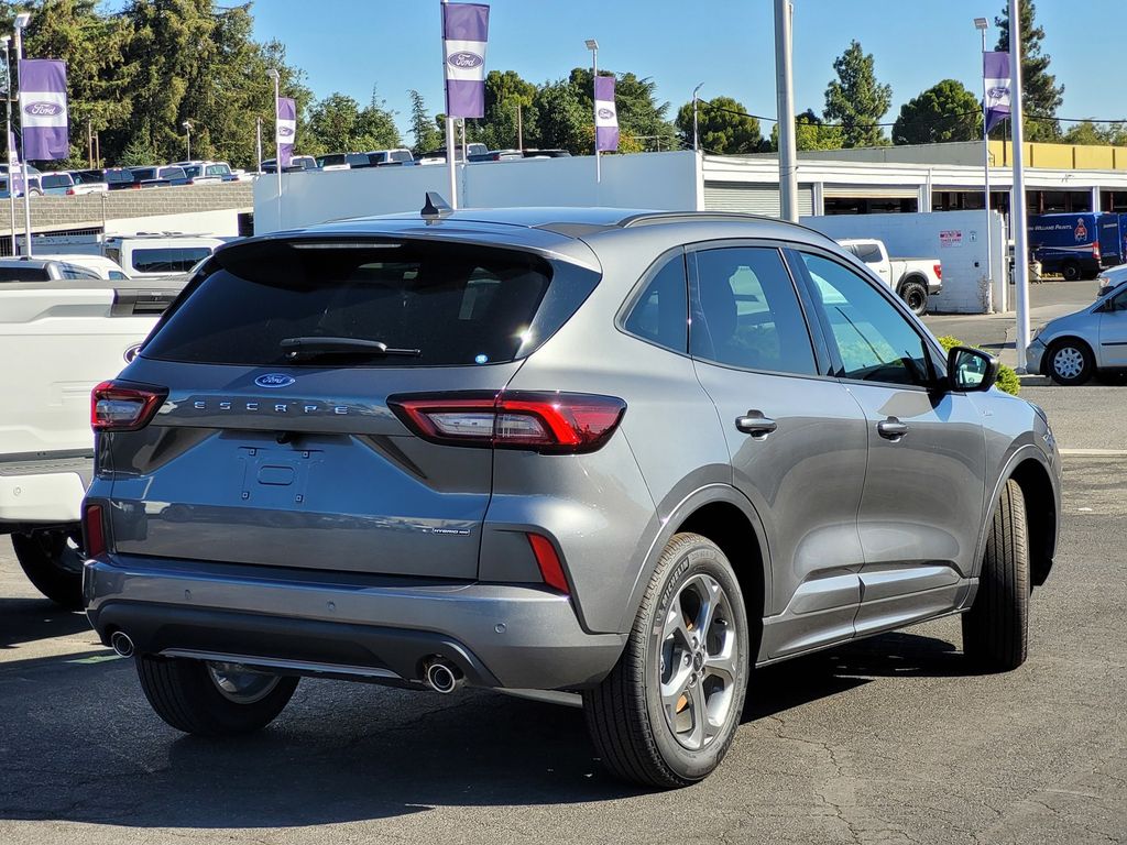 2024 Ford Escape ST-Line Select photo 4