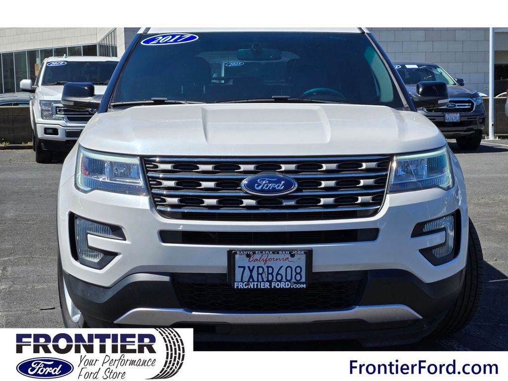 2017 Ford Explorer XLT photo 2
